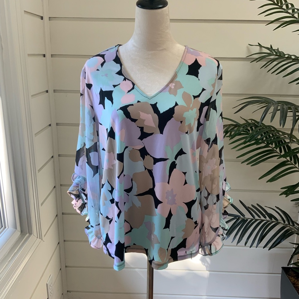 Calvin Klein V-Neck Shirt with Long Flared Sleeves Ruffle Trim. Size XL